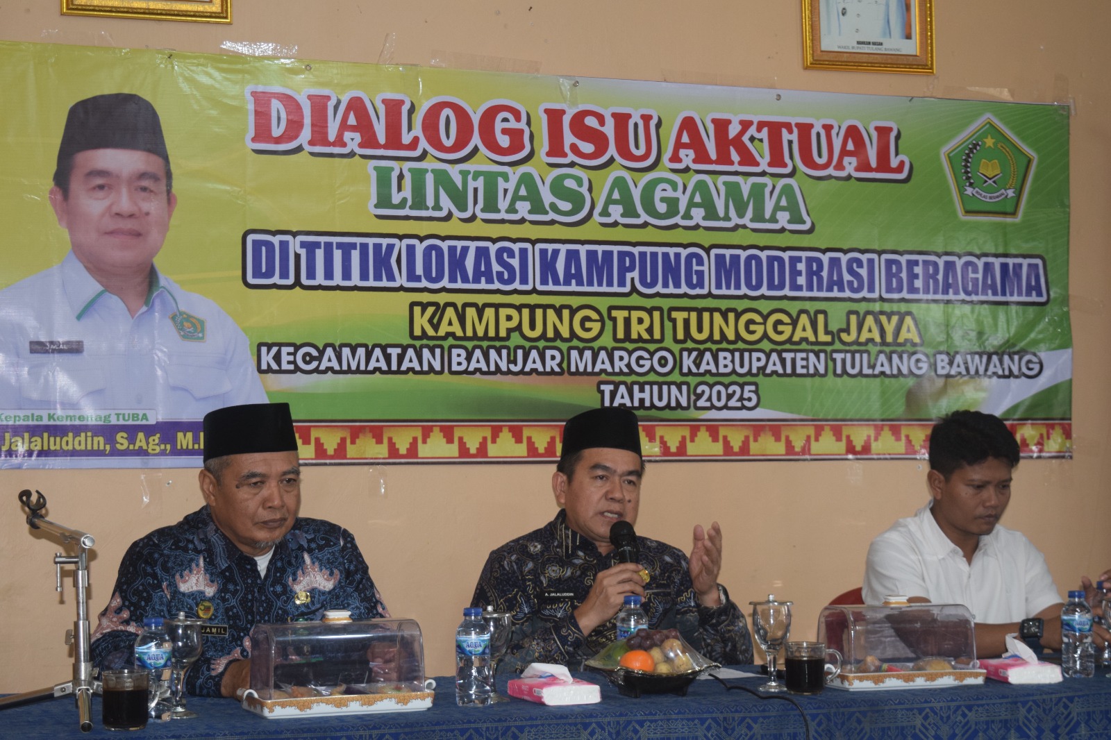Buka Dialog Isu Aktual Lintas Agama, Kakankemenag Tulang  Bawang Kukuhkan Semangat Moderasi Beragama di Kampung Tri Tunggal Jaya