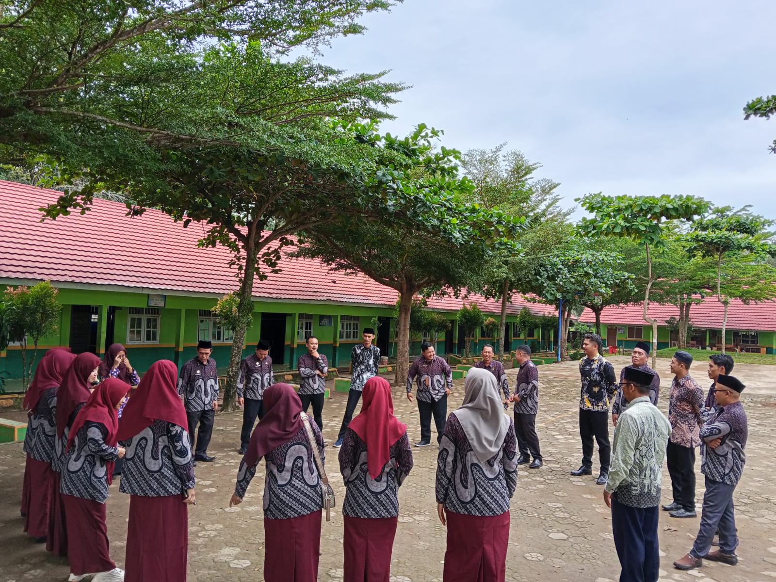Persiapan Matang Pembagian Rapor, MTsN 1 Way Kanan Laksanakan Briefing Teknis