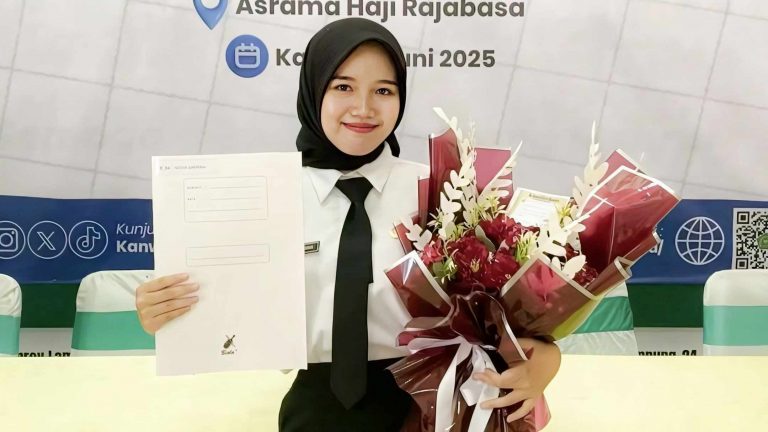 Novia Safrina Terima SK CPNS Formasi 2024, Wujudkan Komitmen Pengabdian di MTsN 1 Tanggamus