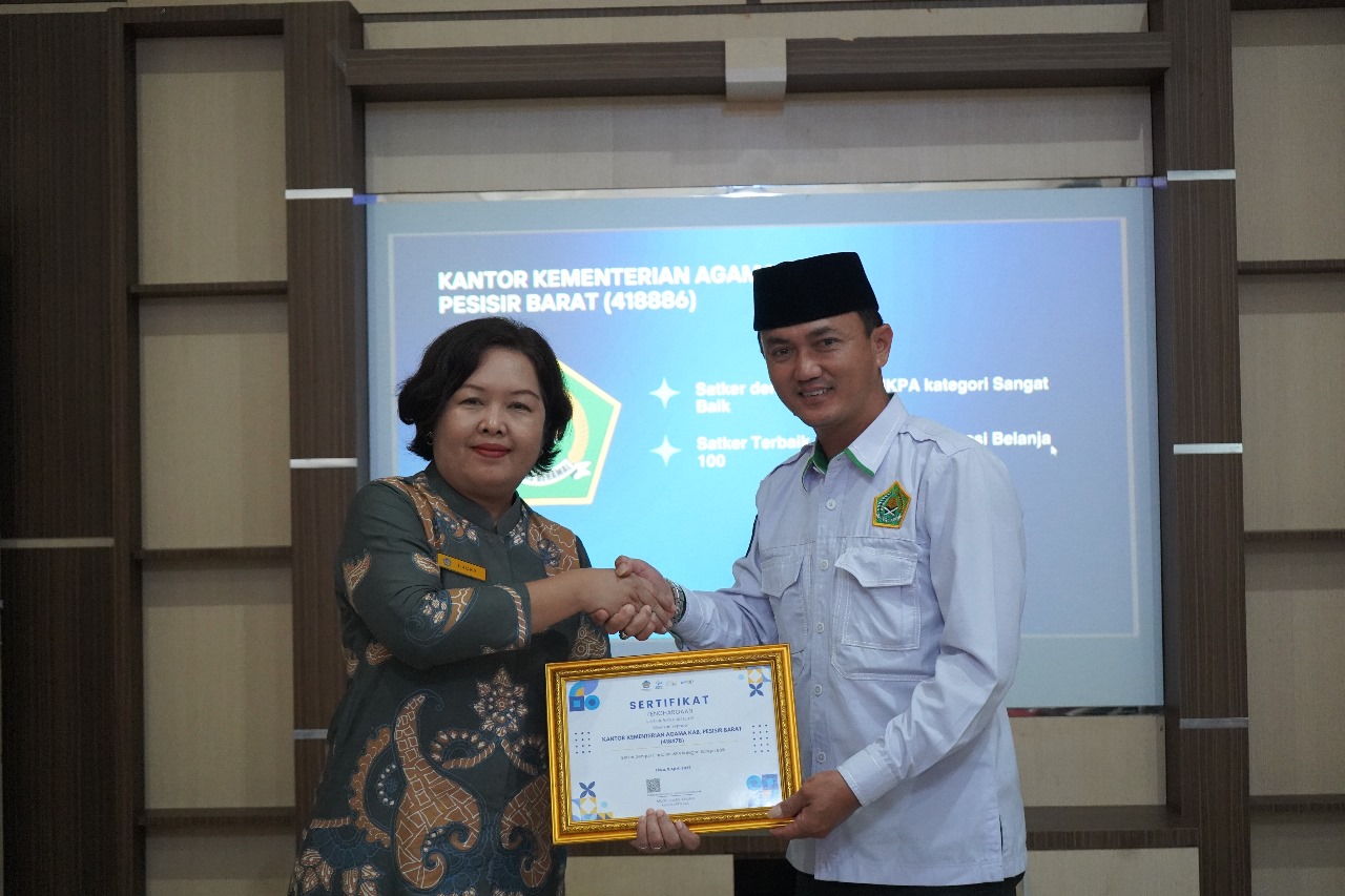 Kemenag Pesisir Barat Terima 10 Penghargaan SEKALA Awards Semester II Tahun 2024 dari KPPN Liwa