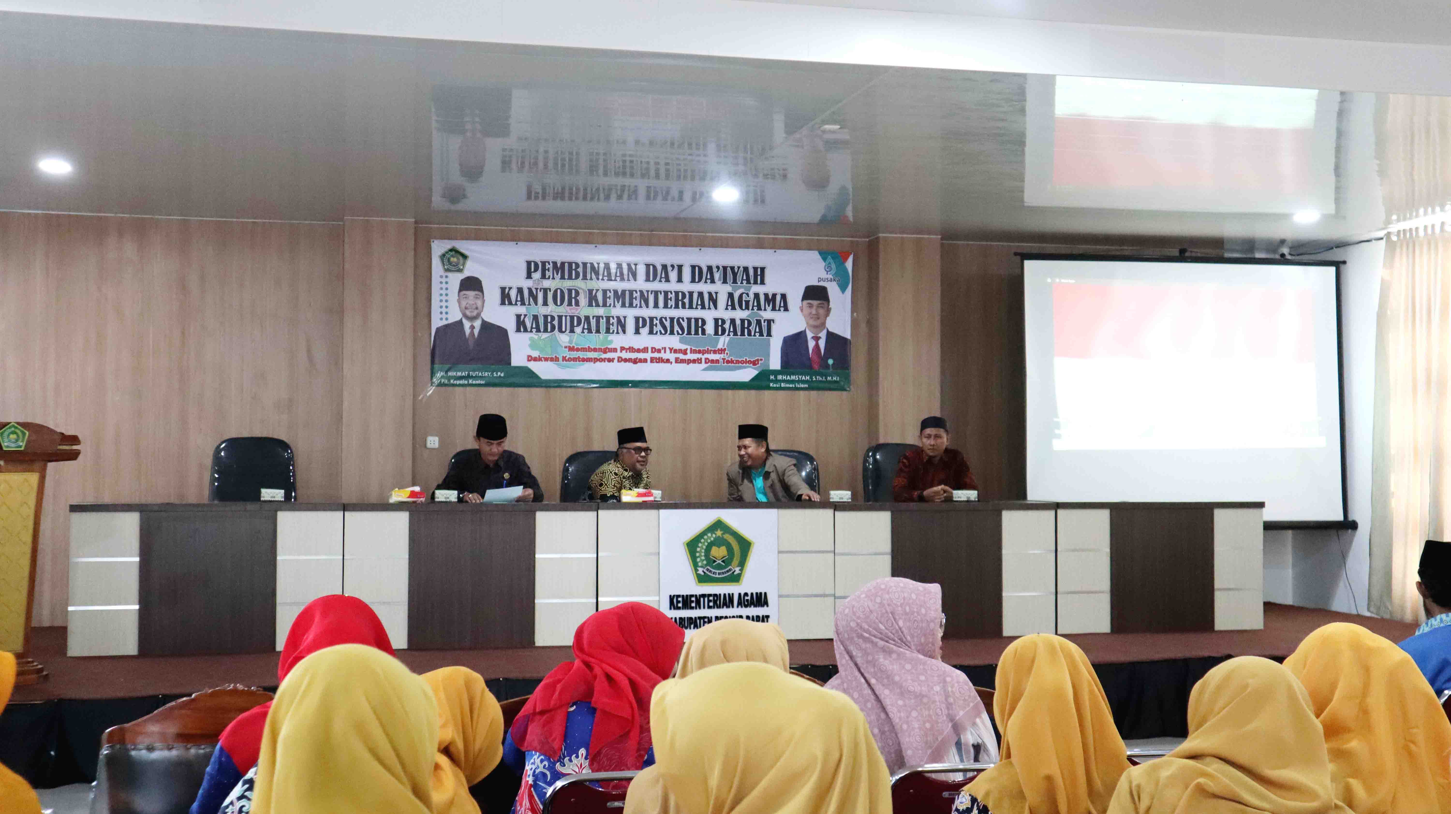 Bimas Islam Kemenag Pesisir Barat Gelar Pembinaan Da'i dan Da'iyah, Komitmen Wujudkan Dakwah Inklusif dan Perkembangan Zaman