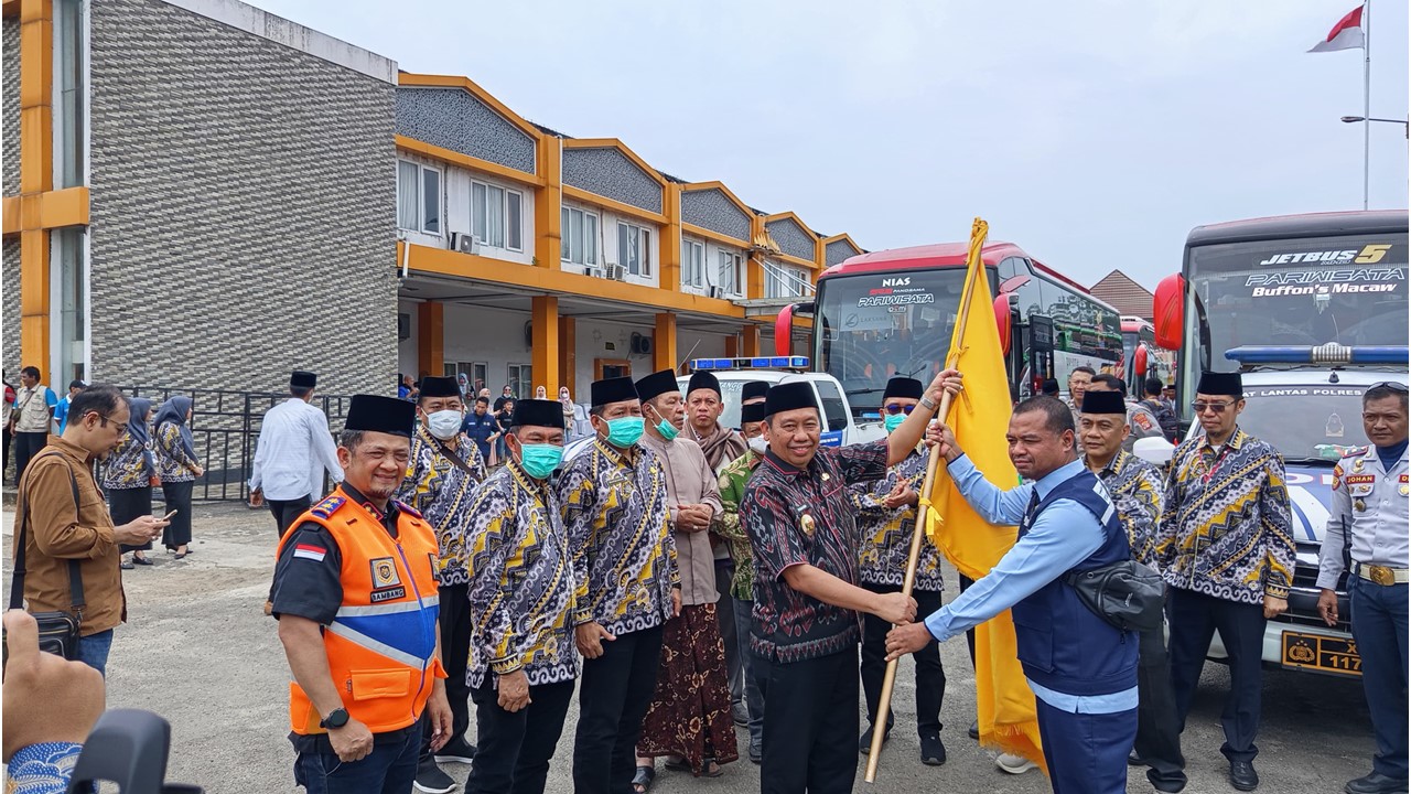 Jamaah Haji Kloter 39 Asal Tanggamus Tiba di Debarkasi Antara Lampung, Dua Orang Tertunda Pulang