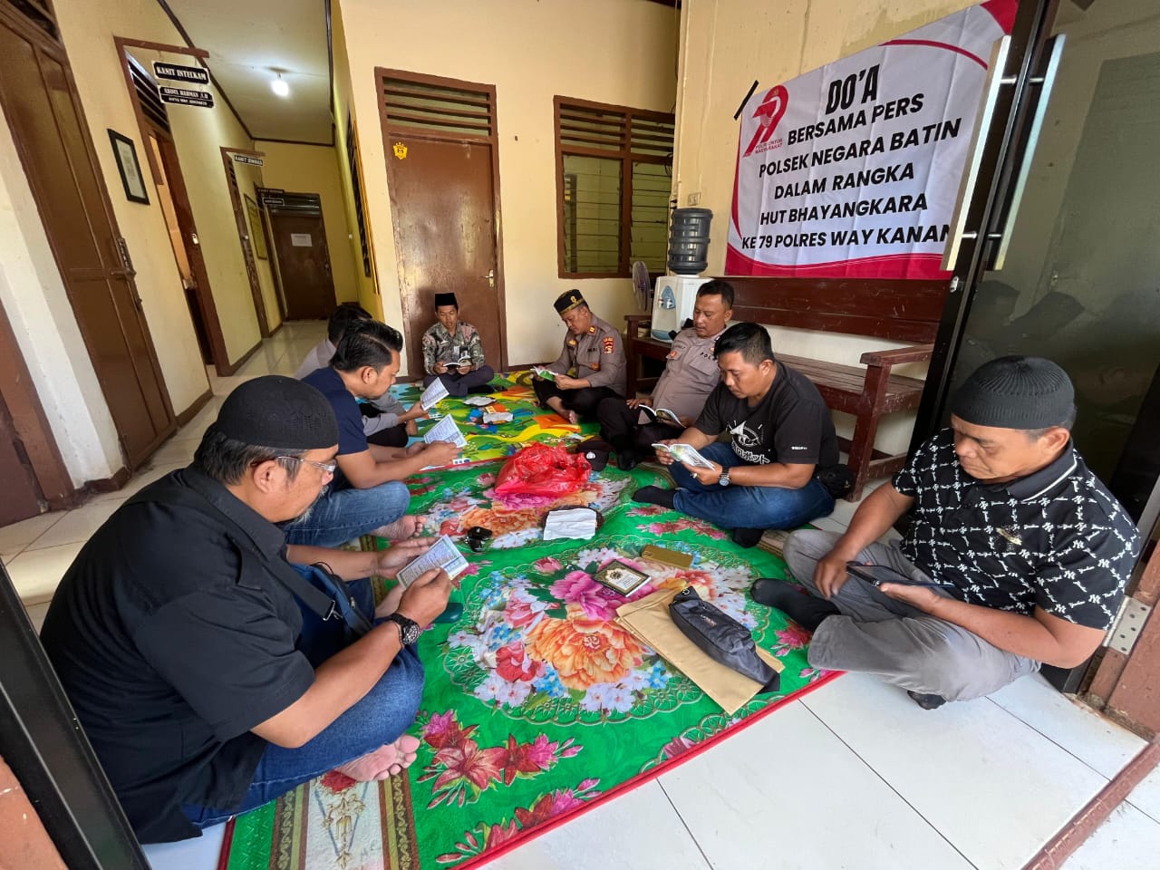 Penyuluh Agama Islam KUA Negara Batin pimpin Do’a dan Dzikir Bersama Pers  Polsek Negara Batin