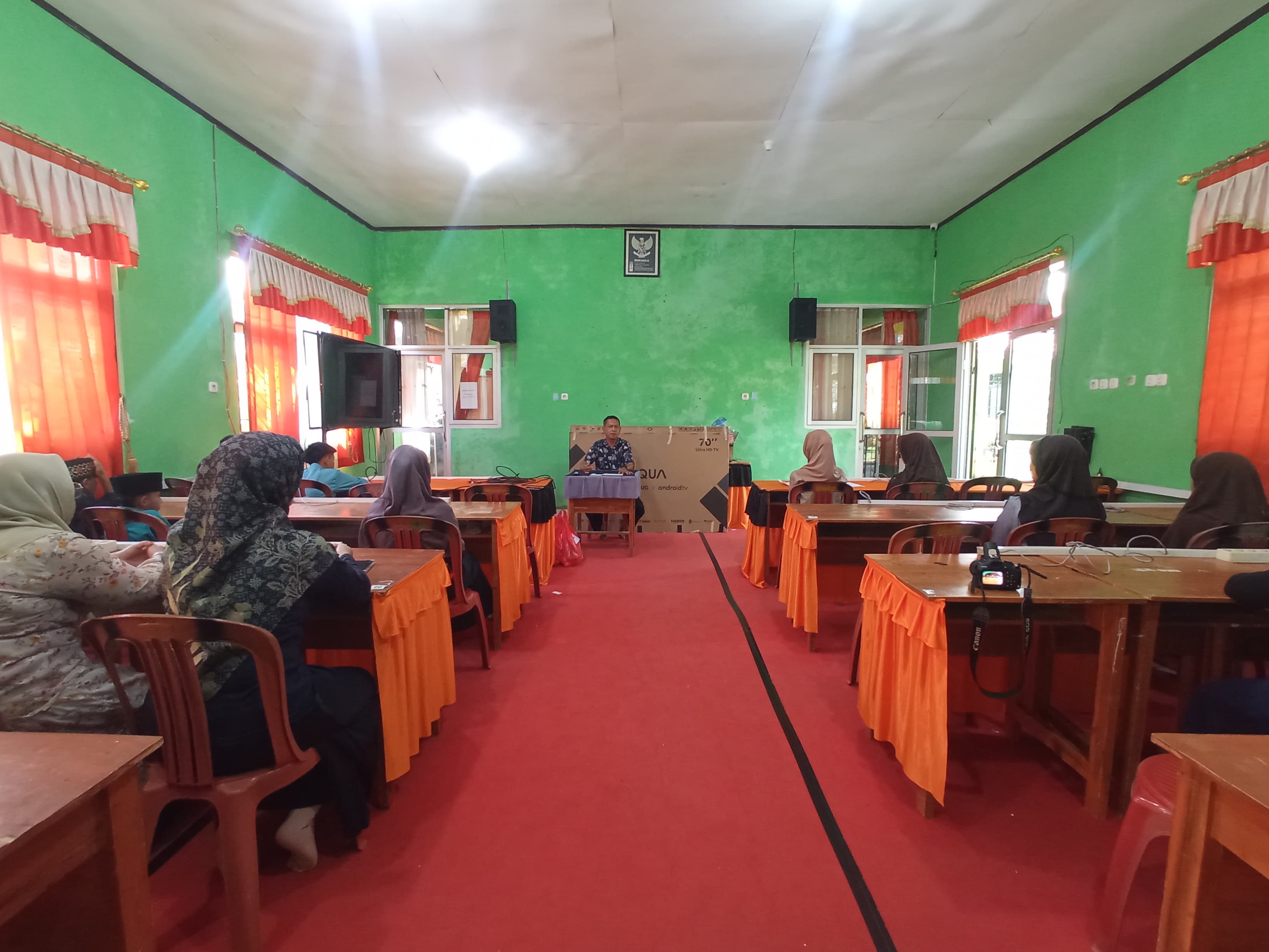 Semarak Muharram, MTsN 1 Lampung Barat Salurkan Bantuan Sosial Serentak se-Indonesia