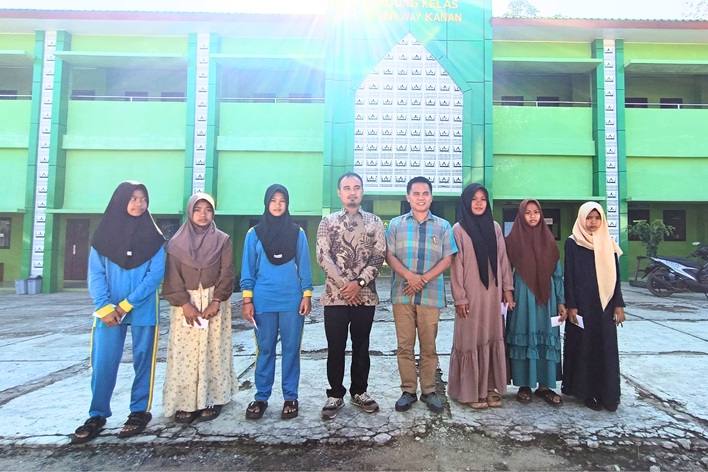 Peaceful Muharam 2025, MTsN 1 Way Kanan Salurkan Bantuan Pendidikan untuk Anak Yatim