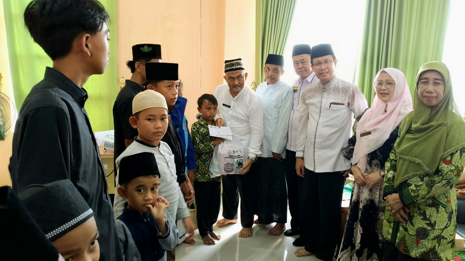 Momentum Kepedulian dan Kesetaraan Kemenag Tubaba Gelar Lebaran Yatim