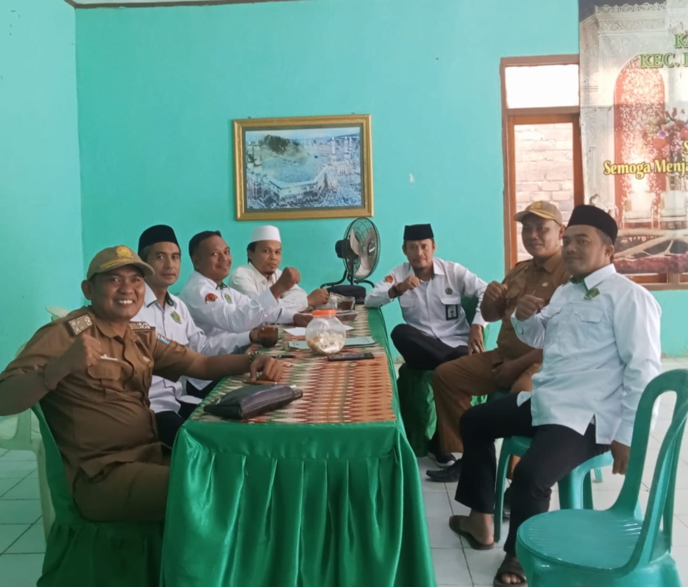 Sekcam Baradatu Lakukan Silaturahmi dan Koordinasi Kegiatan Keagamaan di KUA Baradatu