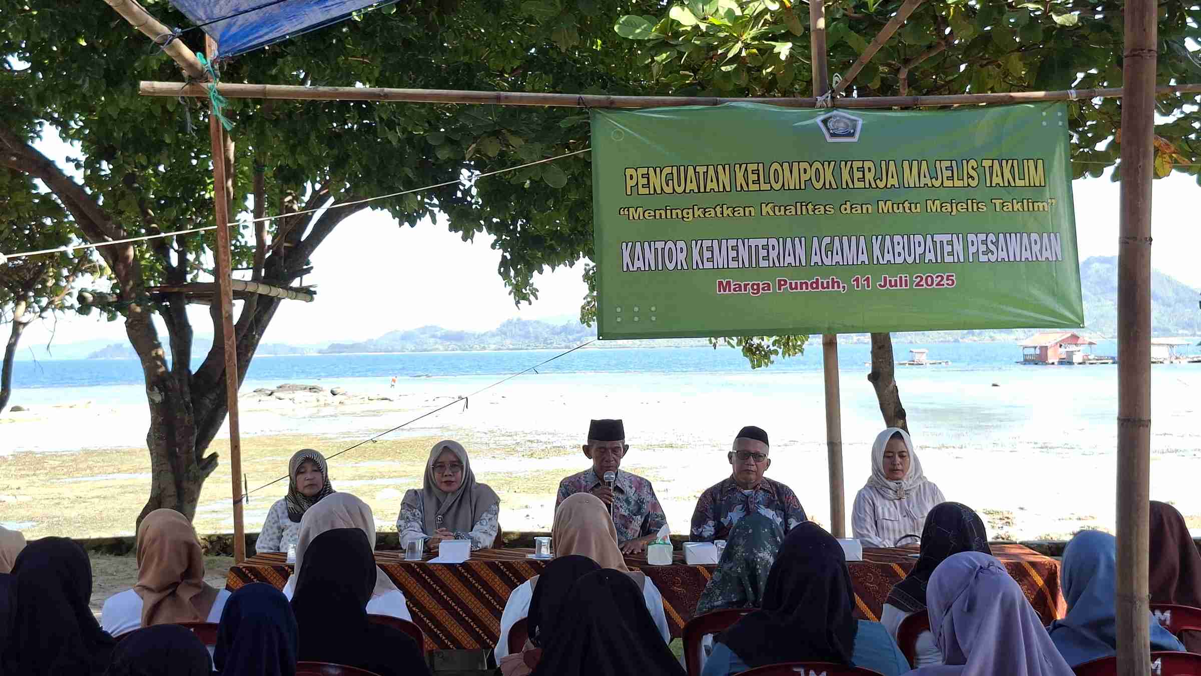Kemenag Pesawaran Gelar Pembinaan Kelompok Kerja Majelis Taklim di Pulau Pahawang
