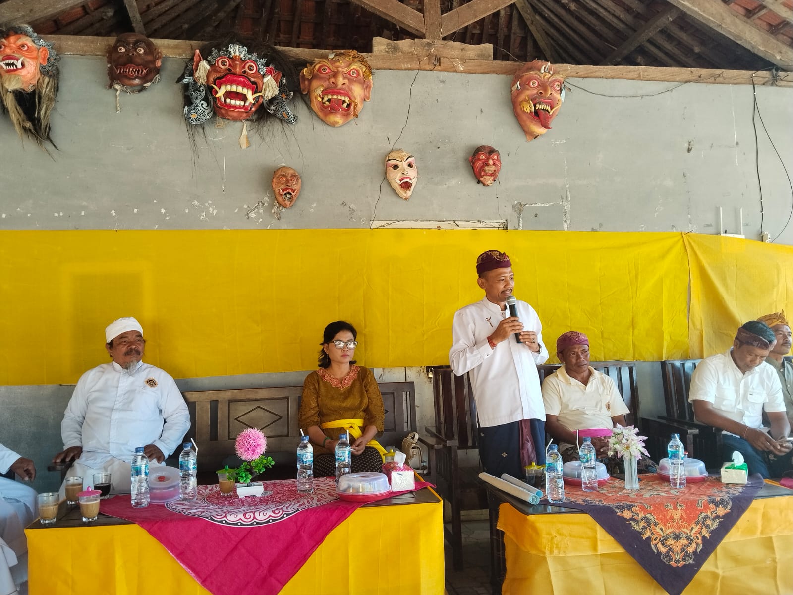 Piodalan di Pura Kawitan Restu Rahayu, Kabid Bimas Hindu Lampung Tekankan Pentingnya Pendidikan Pasraman