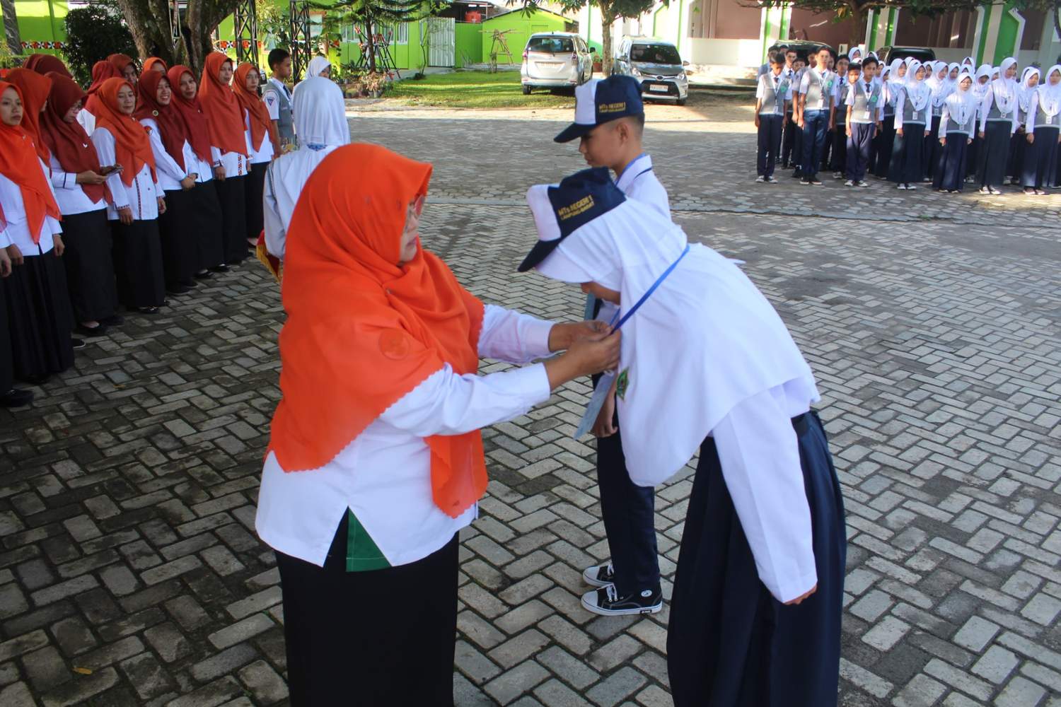 Kepala MTsN 1 Lampung Barat Buka Resmi Kegiatan MATSAMA Tahun Ajaran 2025/2026