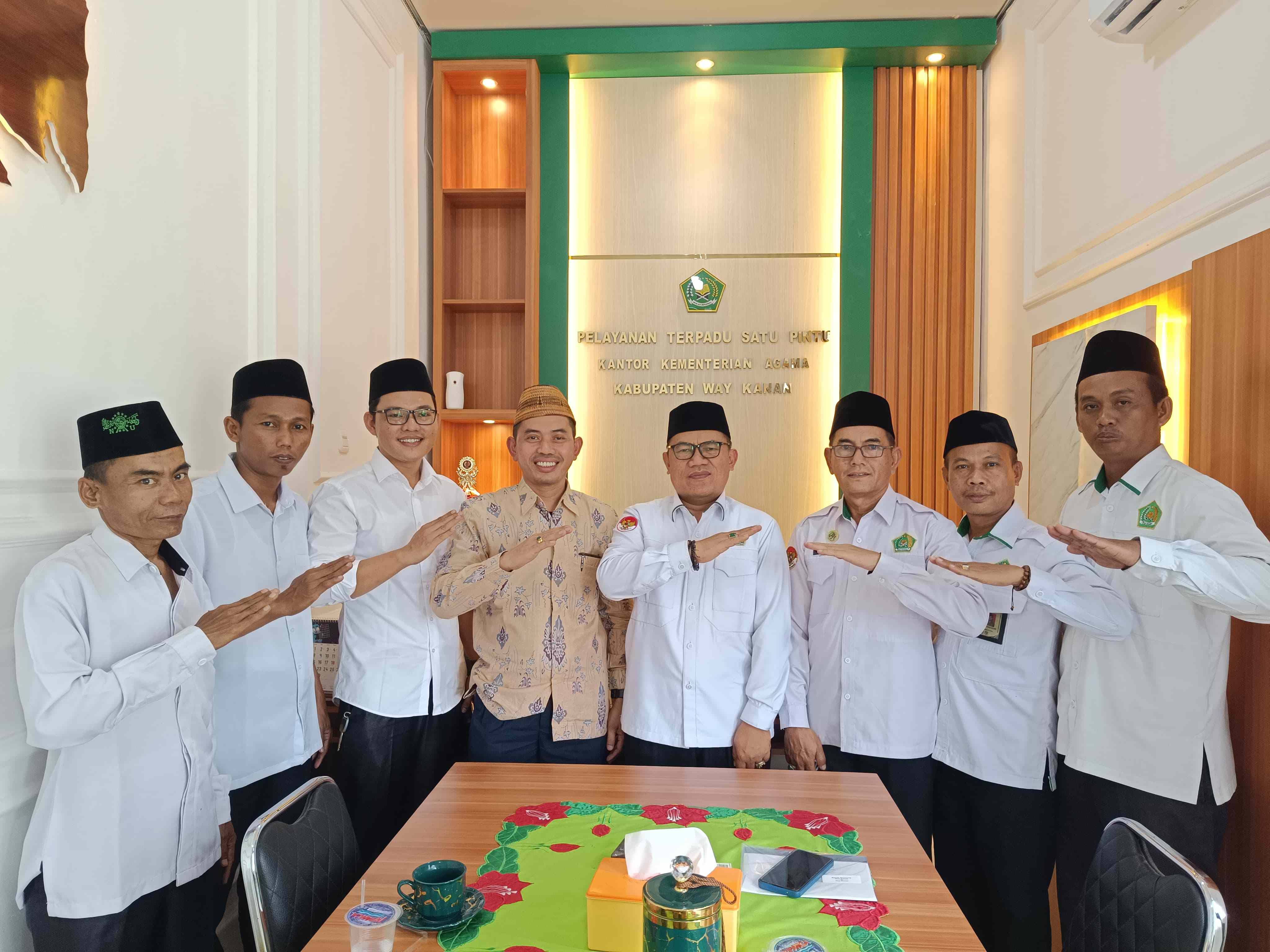 Kemenag Way Kanan Terima Audiensi Panitia Wisuda STIT Al-Hikmah Way Kanan