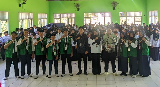 MTsN 1 Way Kanan Sosialisasikan Bahaya Narkoba dan Bullying pada MATSAMA 2025