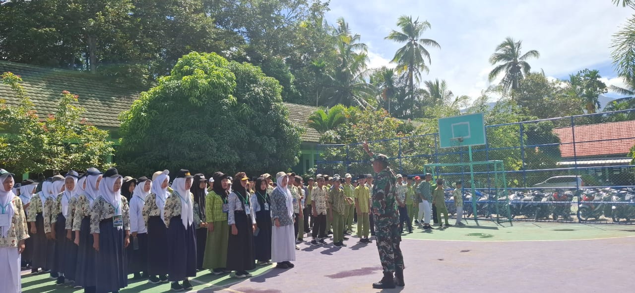 Kodim Kotaagung Berikan Materi PBB Pada Masa Ta'aruf Siswa MAN 1 Tanggamus