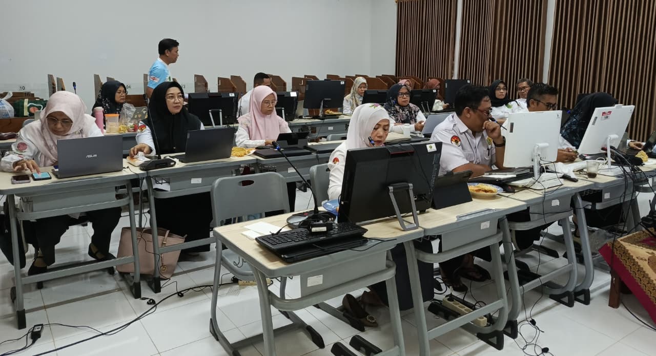 Tim Zona Integritas MAN 1 Bandar Lampung Ikuti Pembinaan Inovasi Pelayanan Publik