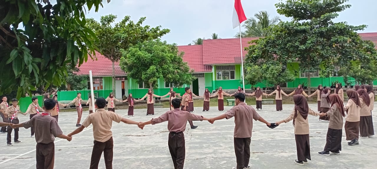 Revitalisasi Semangat Kepramukaan melalui Latihan Perdana Pasca Libur Kenaikan Kelas di MAN 1 Way Kanan