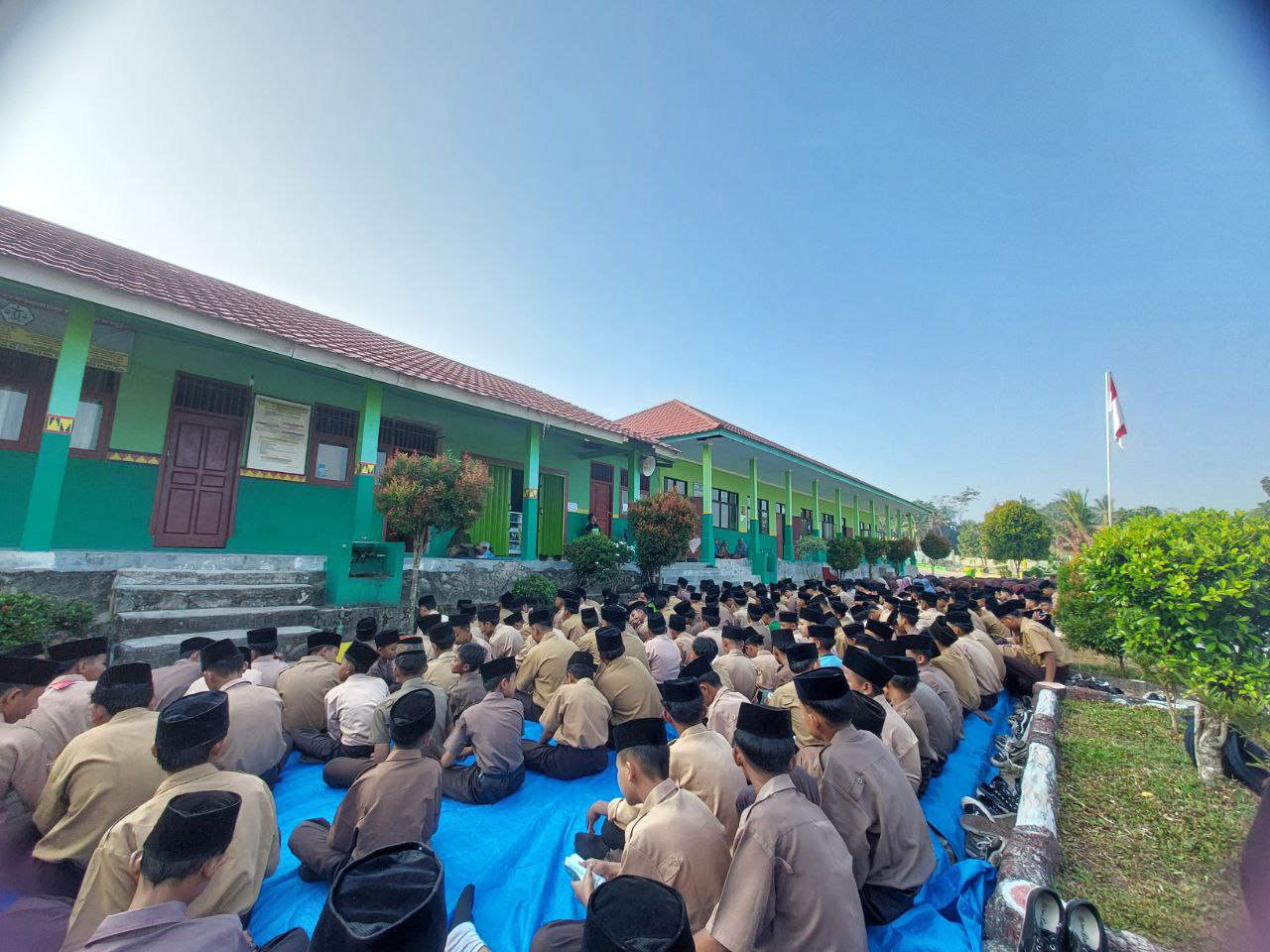 Istighosah Bersama di MTsN 2 Way Kanan, Wujud Penguatan Karakter Religius dan Doa untuk Kelancaran Pembelajaran