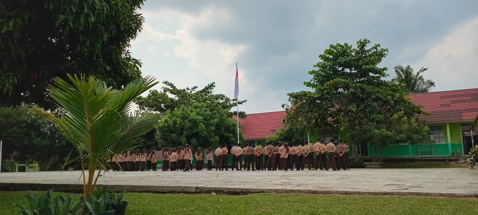 Pembinaan Soft Skills melalui Kegiatan Pramuka di Awal Tahun Ajaran di MAN 1 Way Kanan