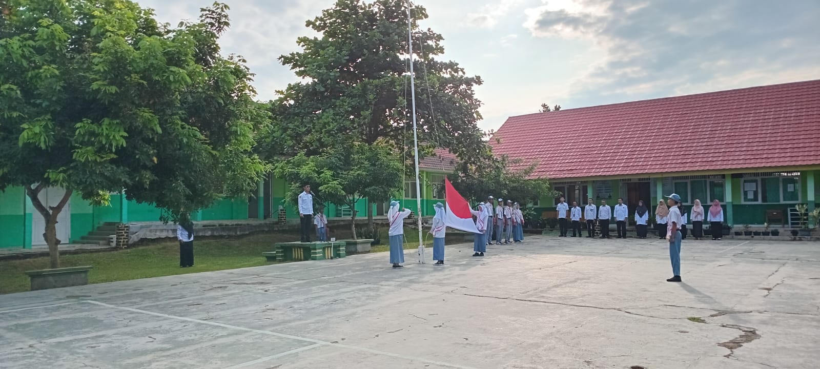 Kontribusi Kepemimpinan Edukatif Kepala MAN 1 Way Kanan dalam Meningkatkan Disiplin dan Moralitas Siswa