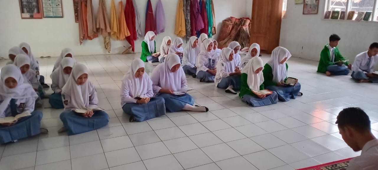 Implementasi Program Tahfiz Al-Qur’an dalam Pembentukan Karakter Religius Siswa di MAN 1 Way Kanan