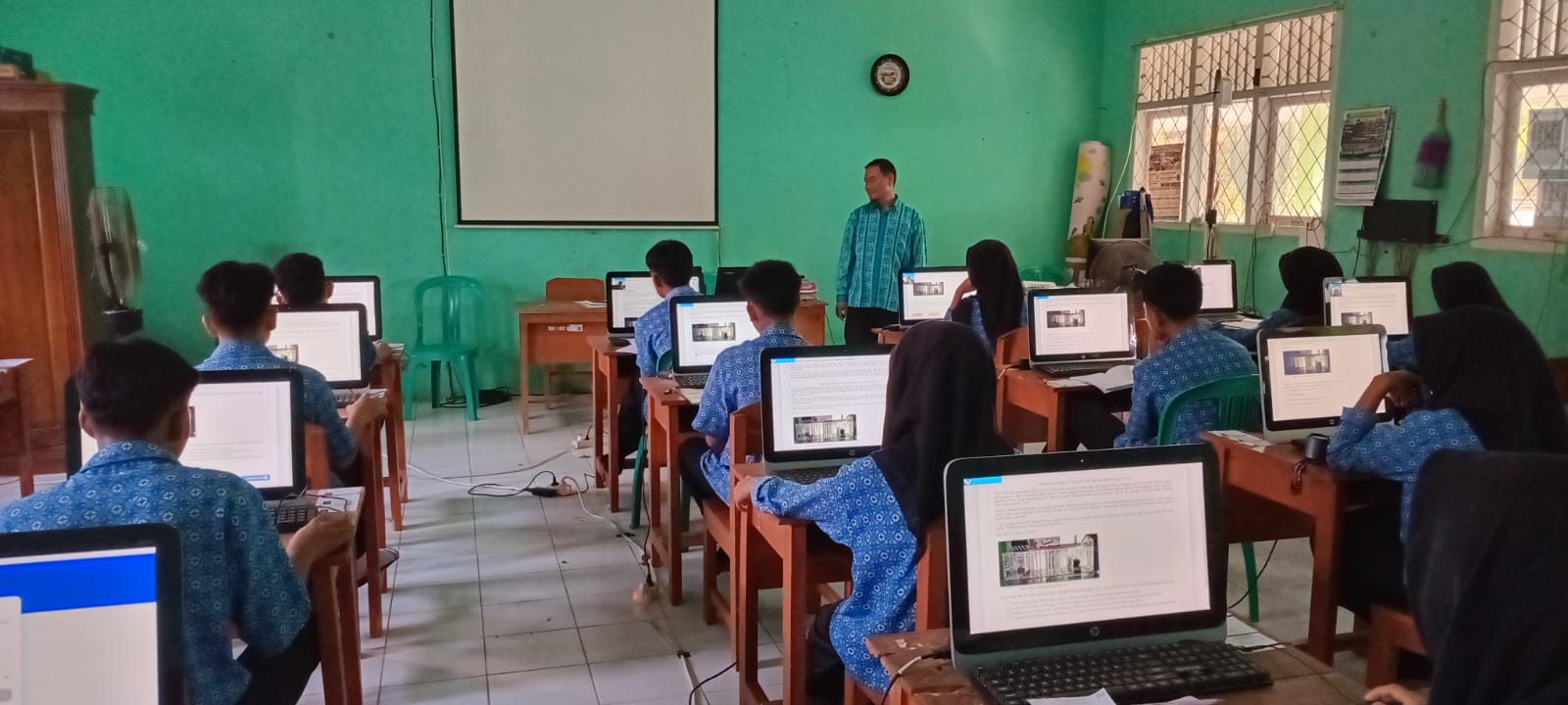 Peran Simulasi ANBK dalam Meningkatkan Literasi Digital dan Kesiapan Asesmen Siswa di MAN 1 Way Kanan