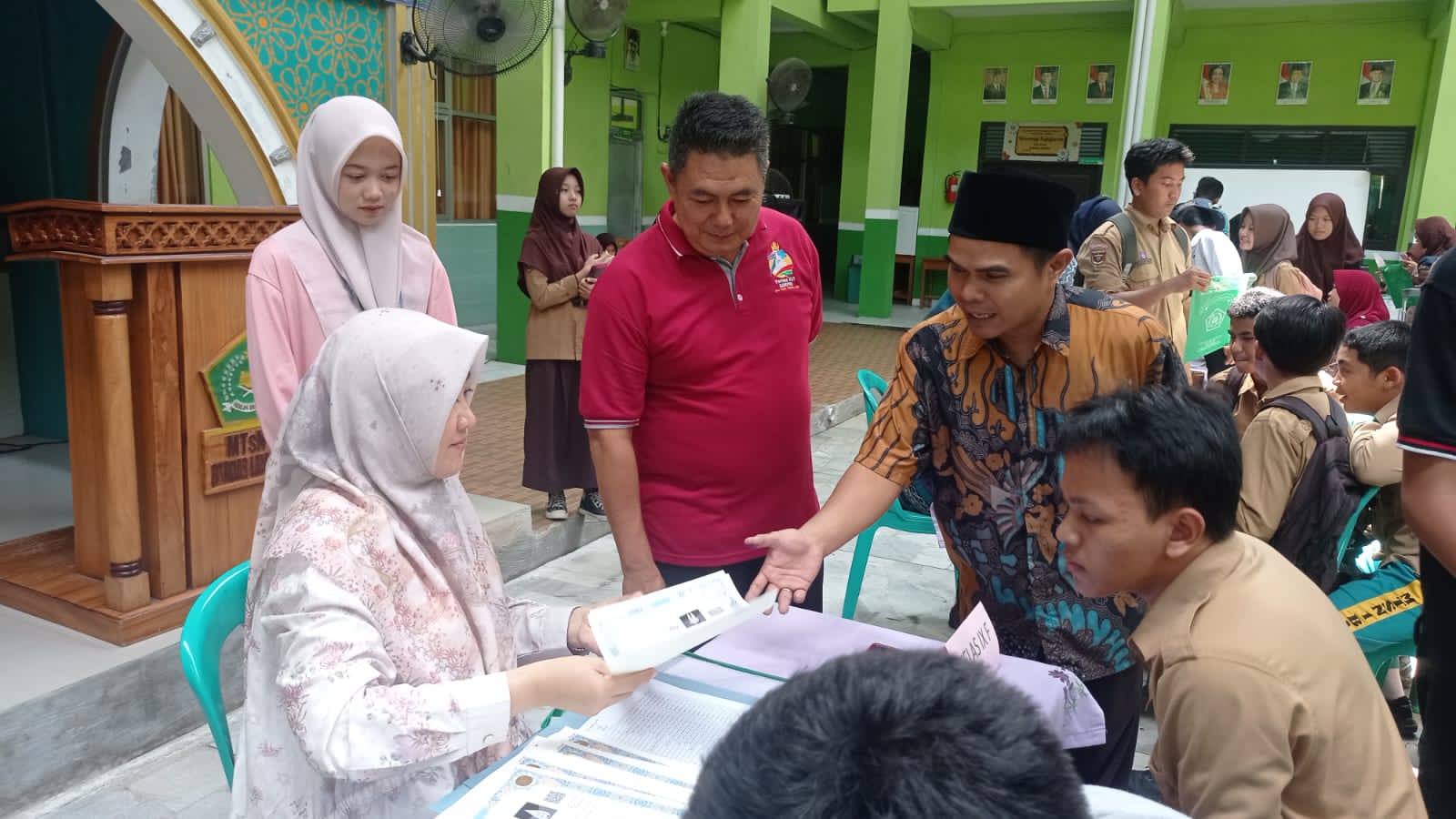 MTsN 1 Bandar Lampung Gelar Pembagian Ijazah Kelas 9 Tahun Ajaran 2024/2025