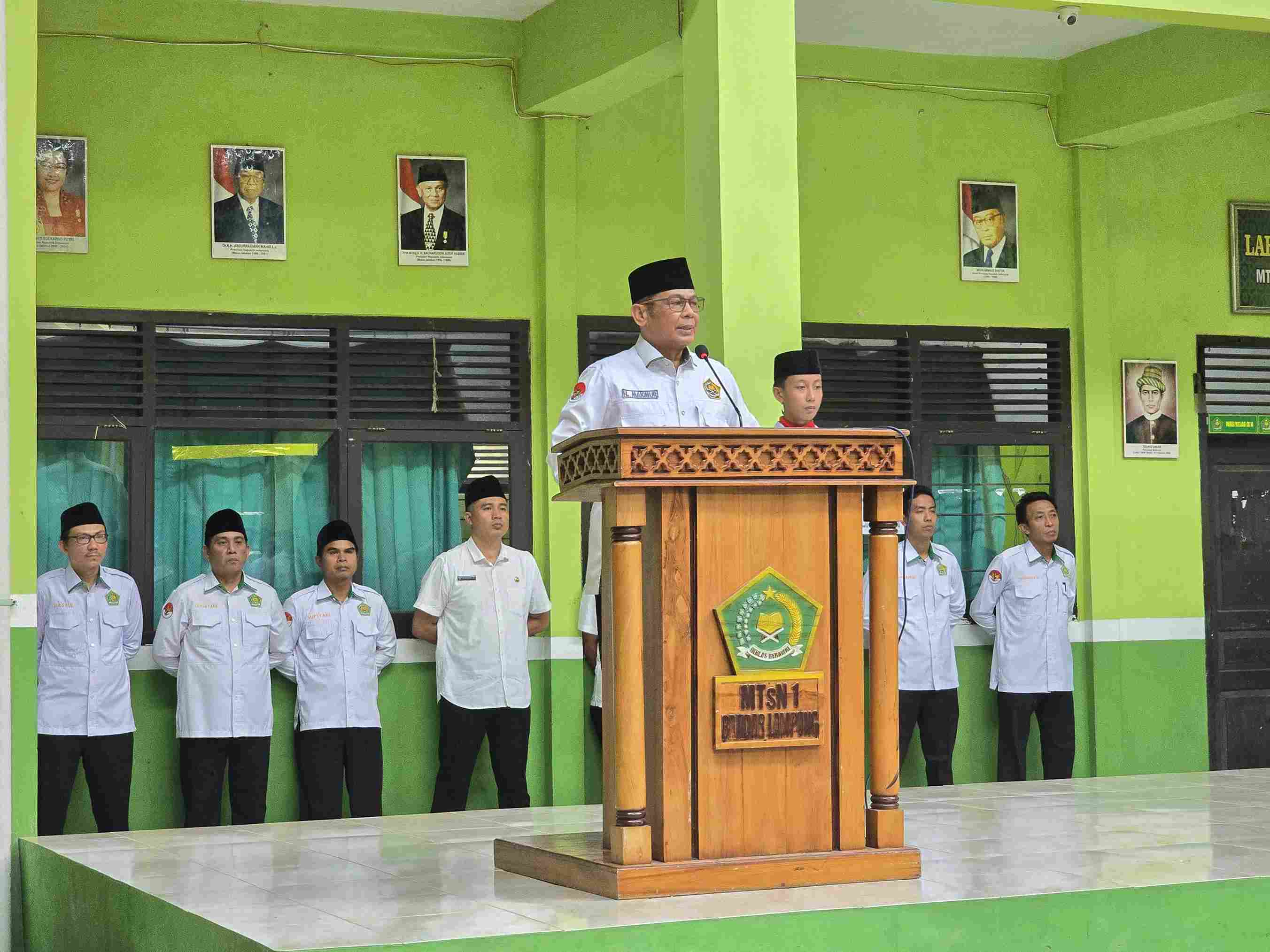 Man Jadda Wajada! Kepala Kemenag Kota Ajak Siswa MTsN 1 Bandar Lampung Raih Sukses