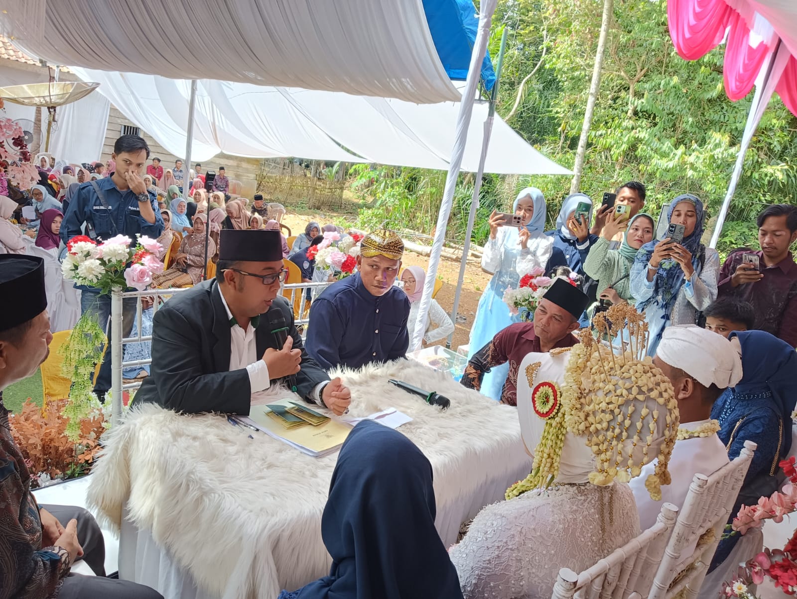 Kepala KUA Buay Bahuga Sampaikan Khutbah Nikah: Wujudkan Keluarga Sejahtera dan Bahagia