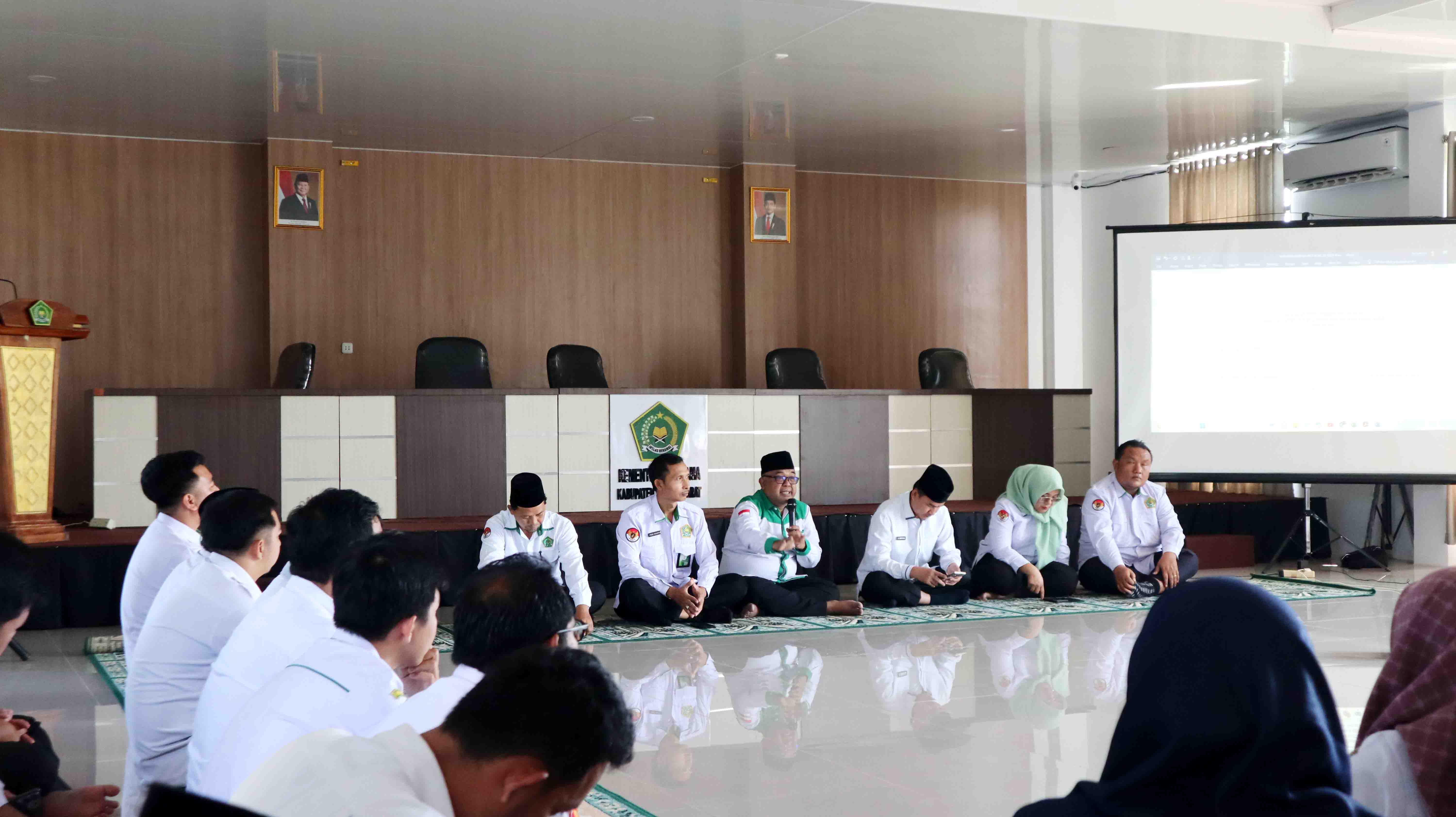 Persiapkan Rangkaian Lomba HUT RI ke-80, Kemenag Pesisir Barat Dorong Partisipasi dan Harmoni