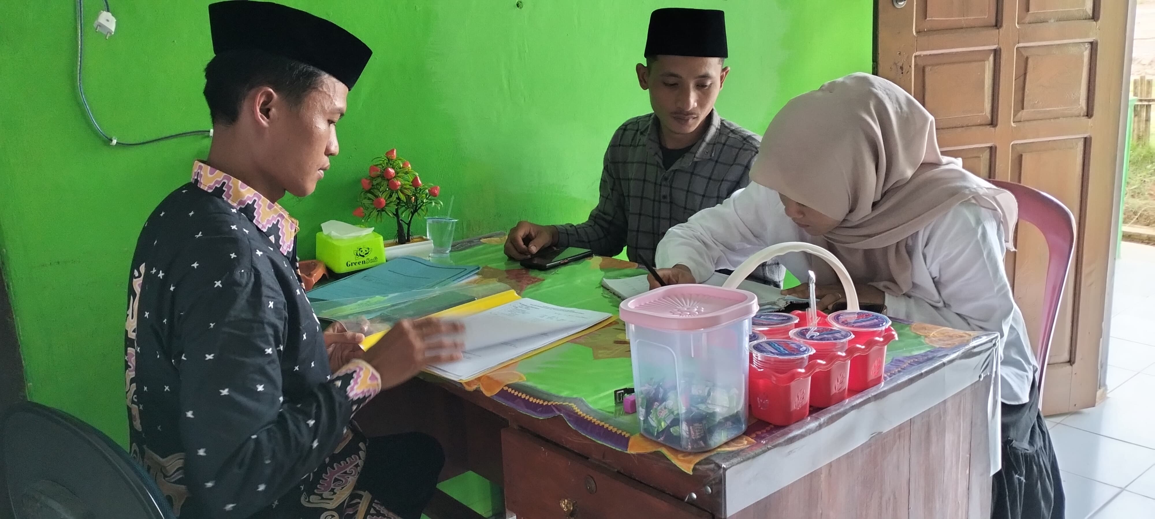 Penata Layanan Operasional: Garda Depan Pelayanan Prima