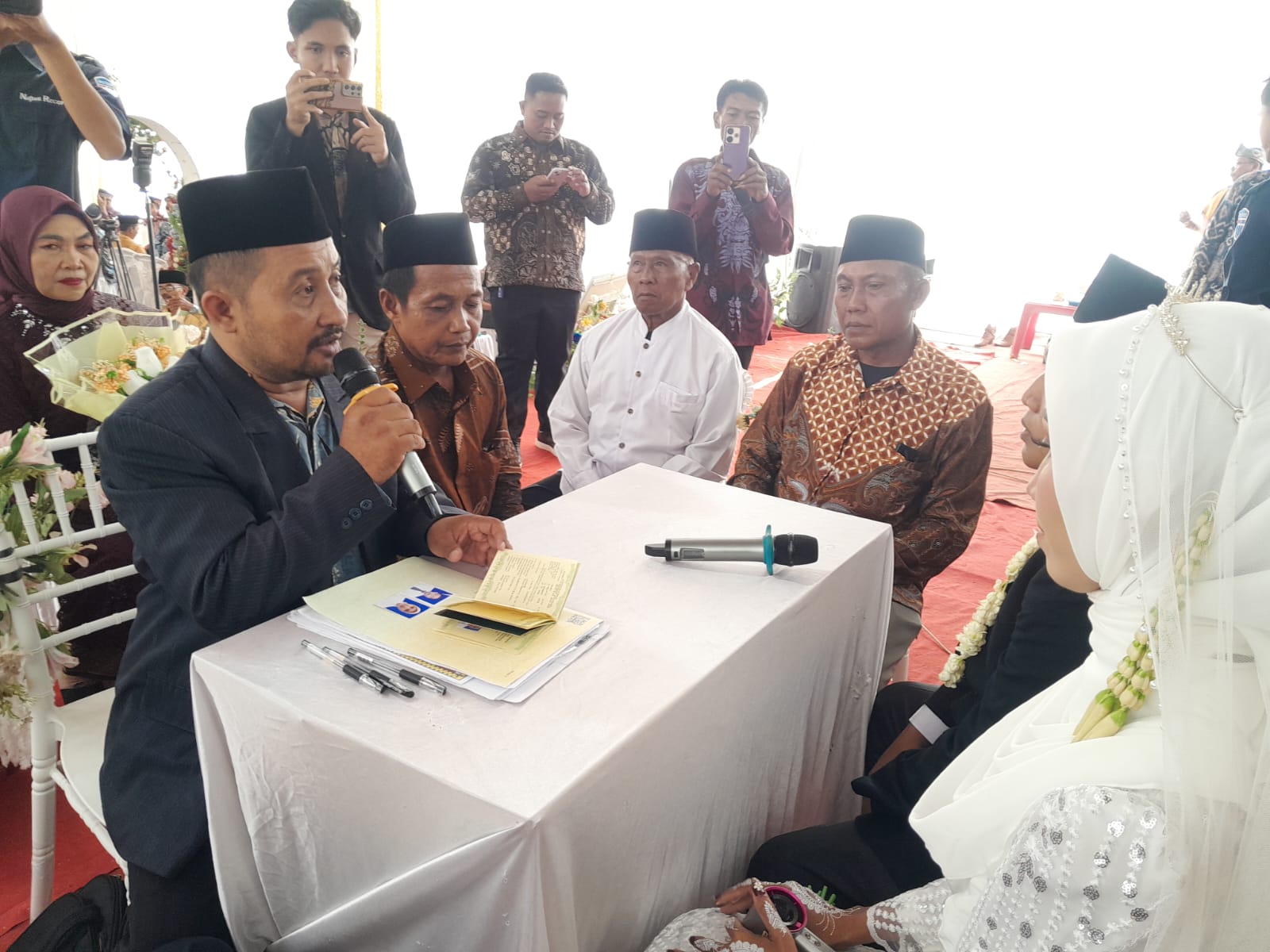Kepala KUA Buay Bahuga Sampaikan Enam Nasihat Keluarga Sakinah Saat Pimpin Akad Nikah