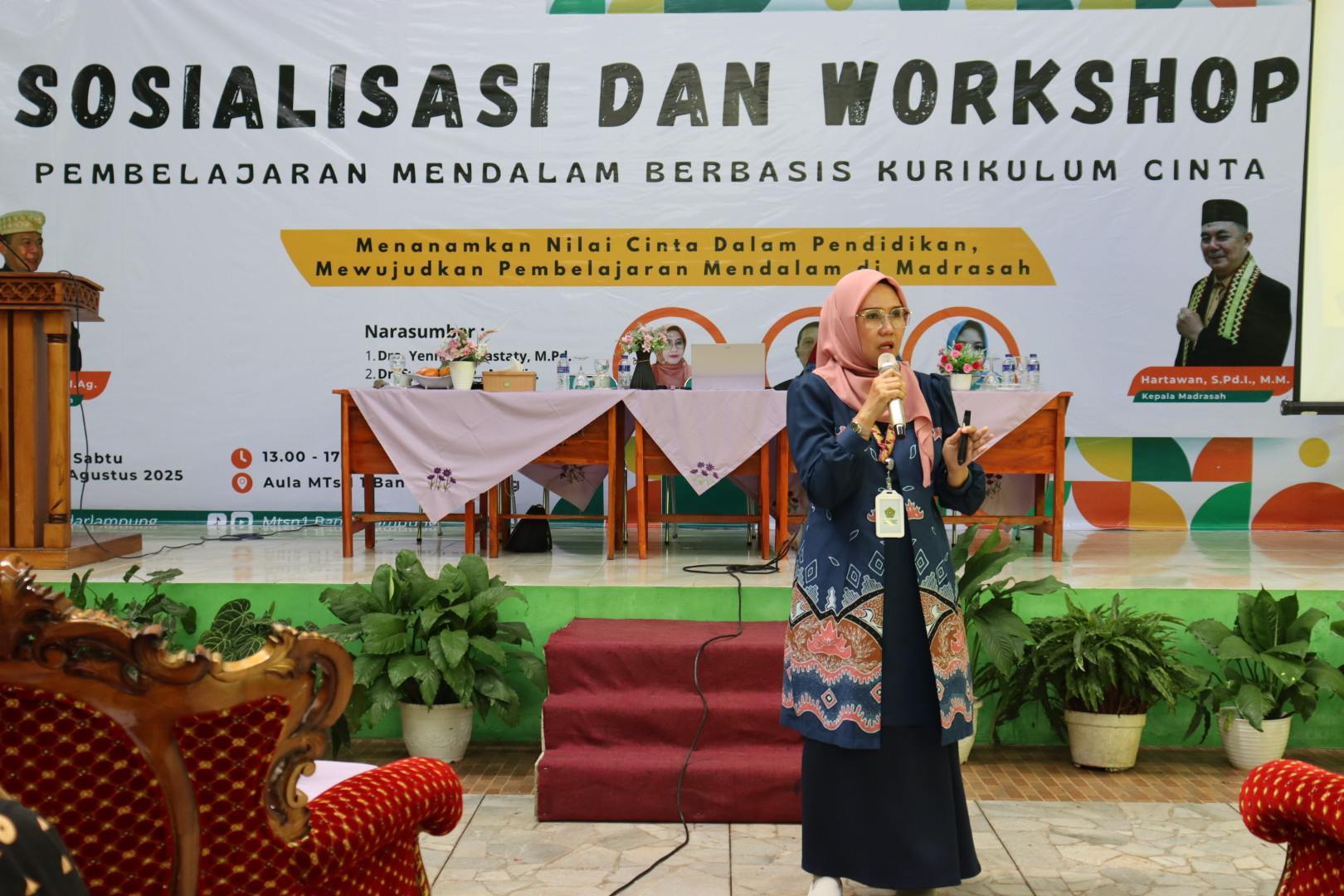 MTsN 1 Bandar Lampung Hadirkan Yenny Diahastaty, Kupas Tuntas Rahasia “Kurikulum Cinta” yang Menginspirasi