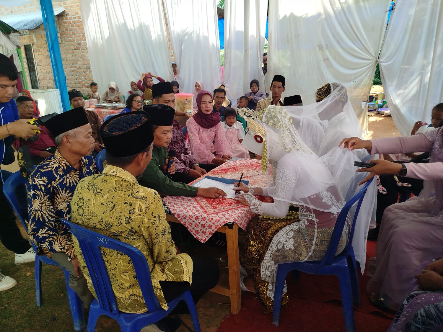 Bimbing Akad Nikah, Penghulu KUA Pakuan Ratu Tekankan Pentingnya Niat Ibadah