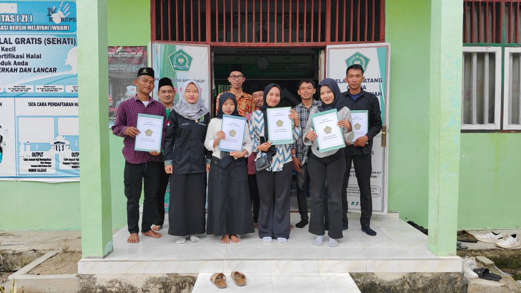 Calon Pengantin di Negeri Besar Terima Sertifikat Bimbingan Perkawinan