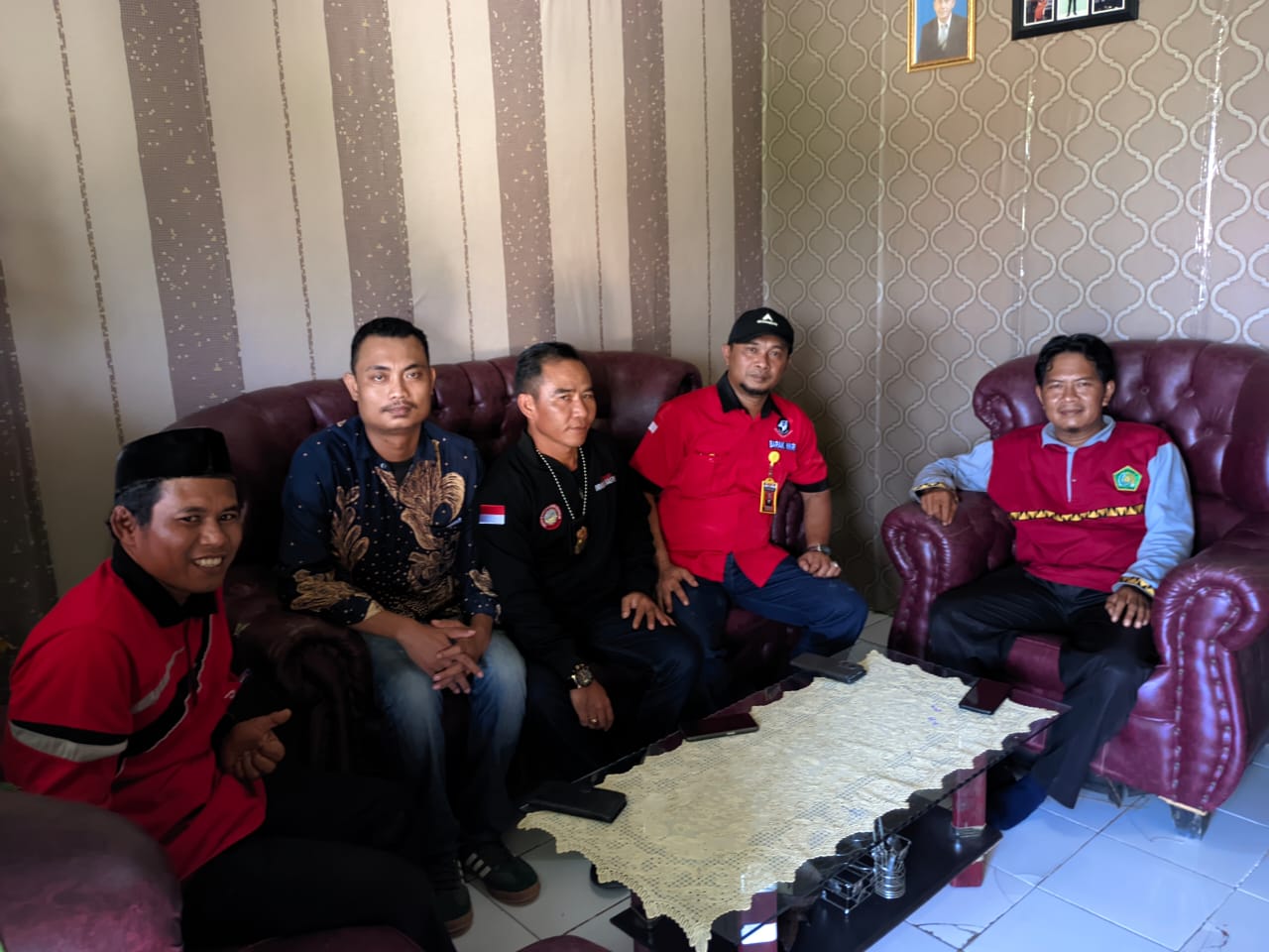 Pers Barak Post TV dan Tim Kunjungi MTsN 2 Way Kanan