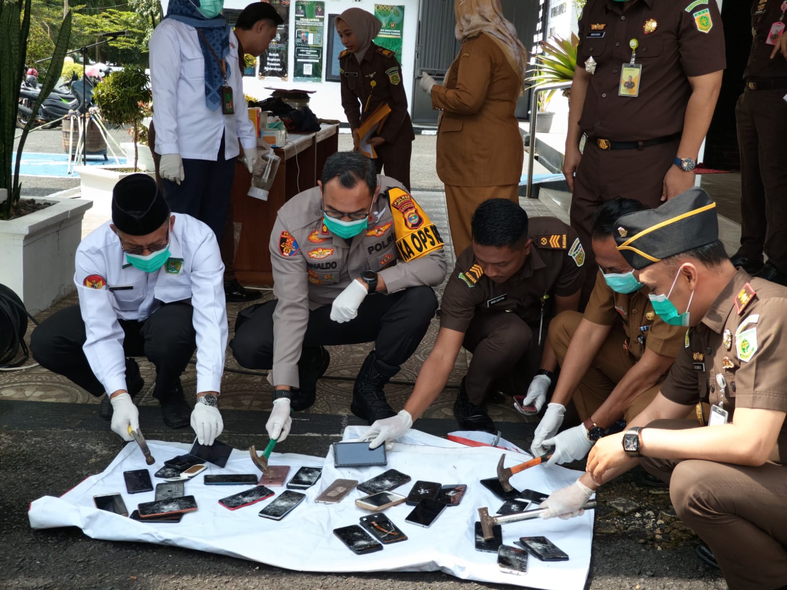 Pemusnahan Barang Bukti di Lambar, Komitmen Bersama dalam Penegakan Hukum dan Pencegahan Tindak Pidana