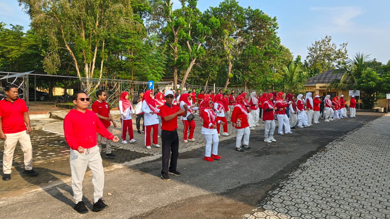 Kemenag Pesawaran Gelar Senam Kesegaran Jasmani dan Lomba Meriahkan HUT ke-80 RI