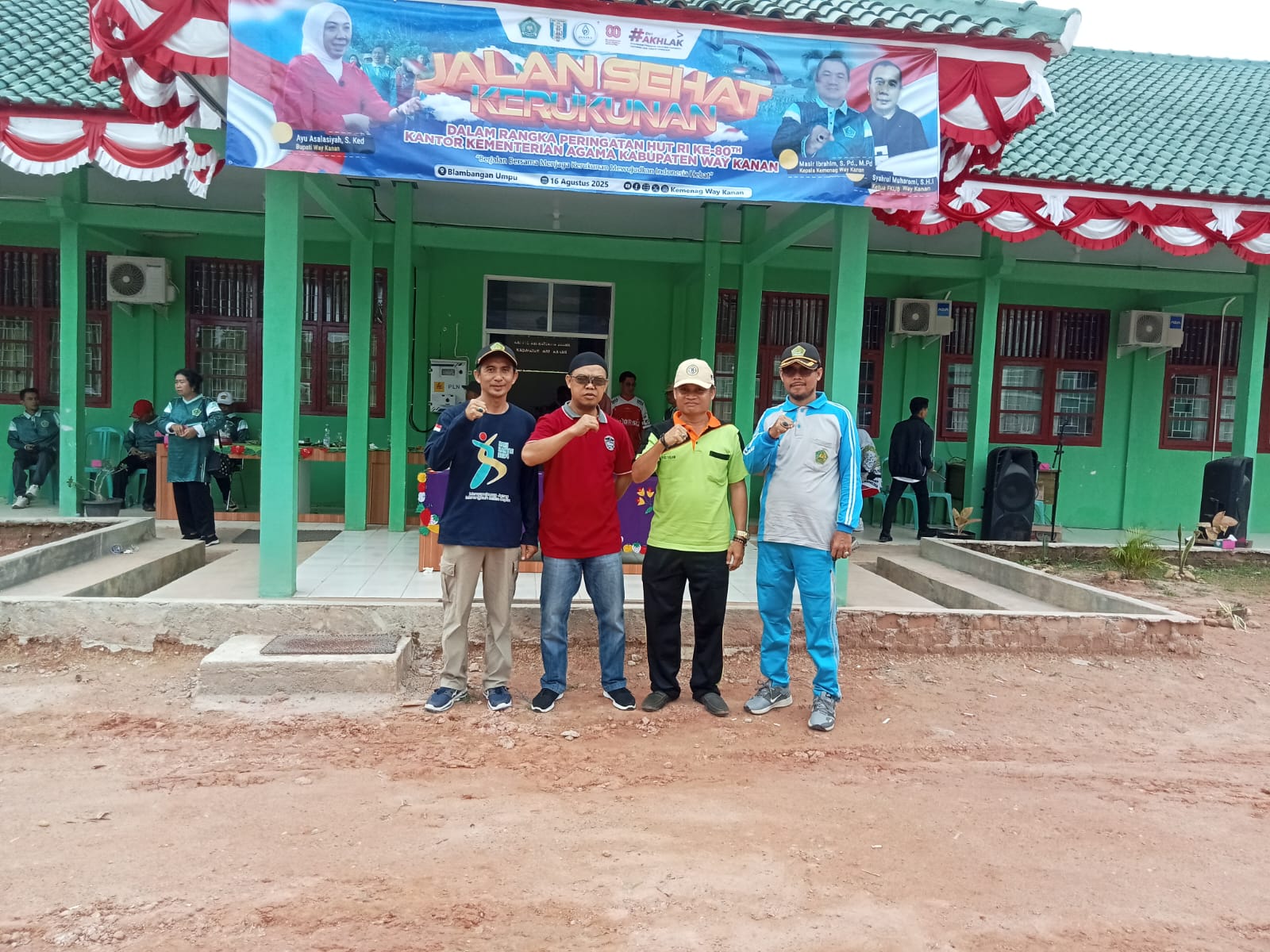 Kepala KUA Baradatu Bersama Pegawai Turut Berpartisipasi Dalam Kegiatan Jalan Sehat HUT RI ke-80