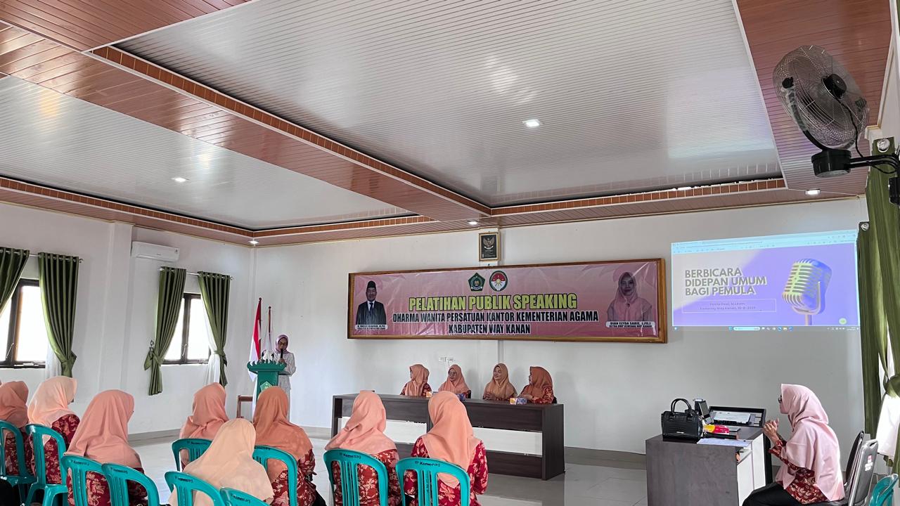 DWP Kemenag Way Kanan Gelar Pelatihan Public Speaking, Tingkatkan Kompetensi Anggota