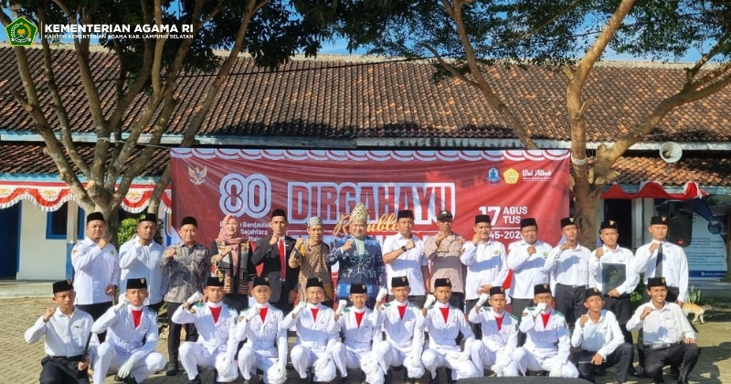 Kasi PAPKI Kemenag Lampung Selatan Hadiri Upacara HUT ke-80 RI di Pesantren Ulul Albab