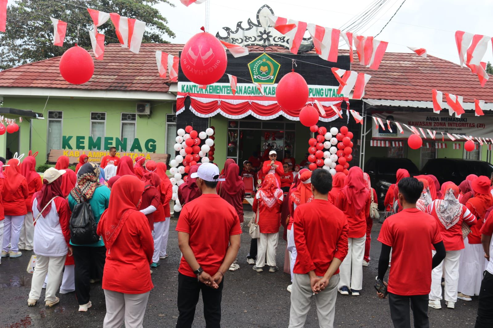 Rayakan Kemerdekaan, Kemenag Lampung Utara Tunjukan Kekompakan Lewat Perlombaan