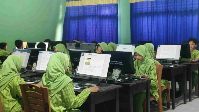 MTsN 1 Tanggamus Gelar Gladi Bersih ANBK 2025, 45 Siswa Siap Uji Kompetensi