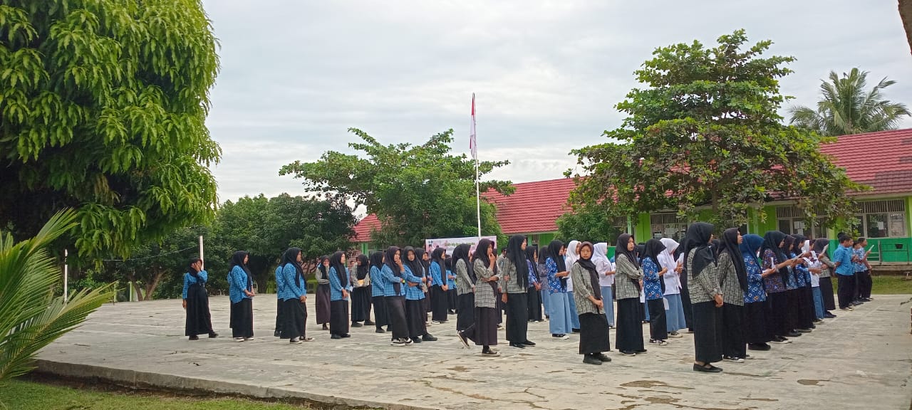 Apel Pagi dan Pembacaan Asmaul Husna Tingkatkan Disiplin dan Spirit Religius Siswa MAN 1 Way Kanan