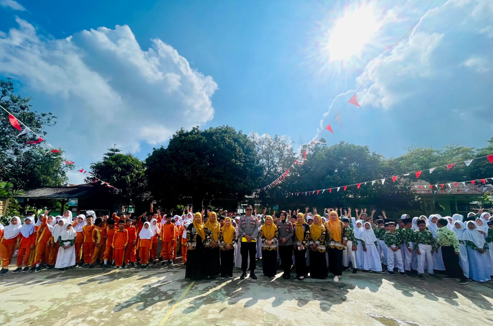 Sosialisasi Anti Bullying di MIN 2 Lambar, Polisi Ajak Siswa Cegah Perundungan