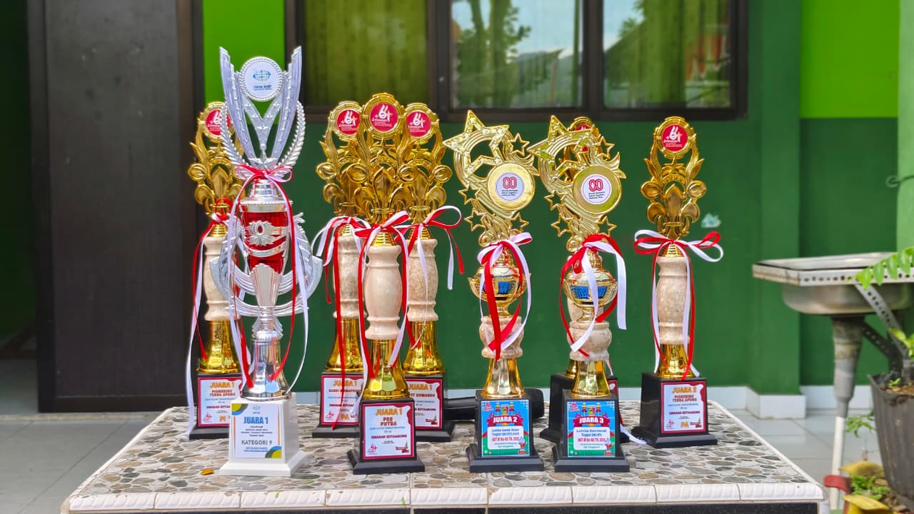 Banjir Piala! Siswa MTsN 1 Tanggamus Torehkan Segudang Prestasi Membanggakan