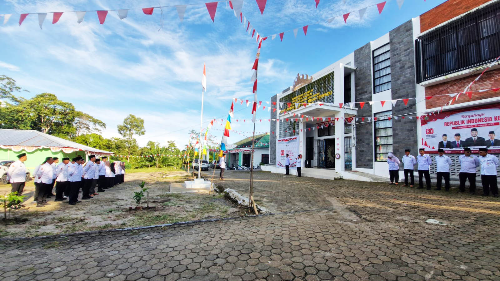 Kemenag Pesisir Barat Bersama KUA Krui Selatan Gelar Apel Rutin, Tekankan Pentingnya Penerapan 5 Budaya Kerja