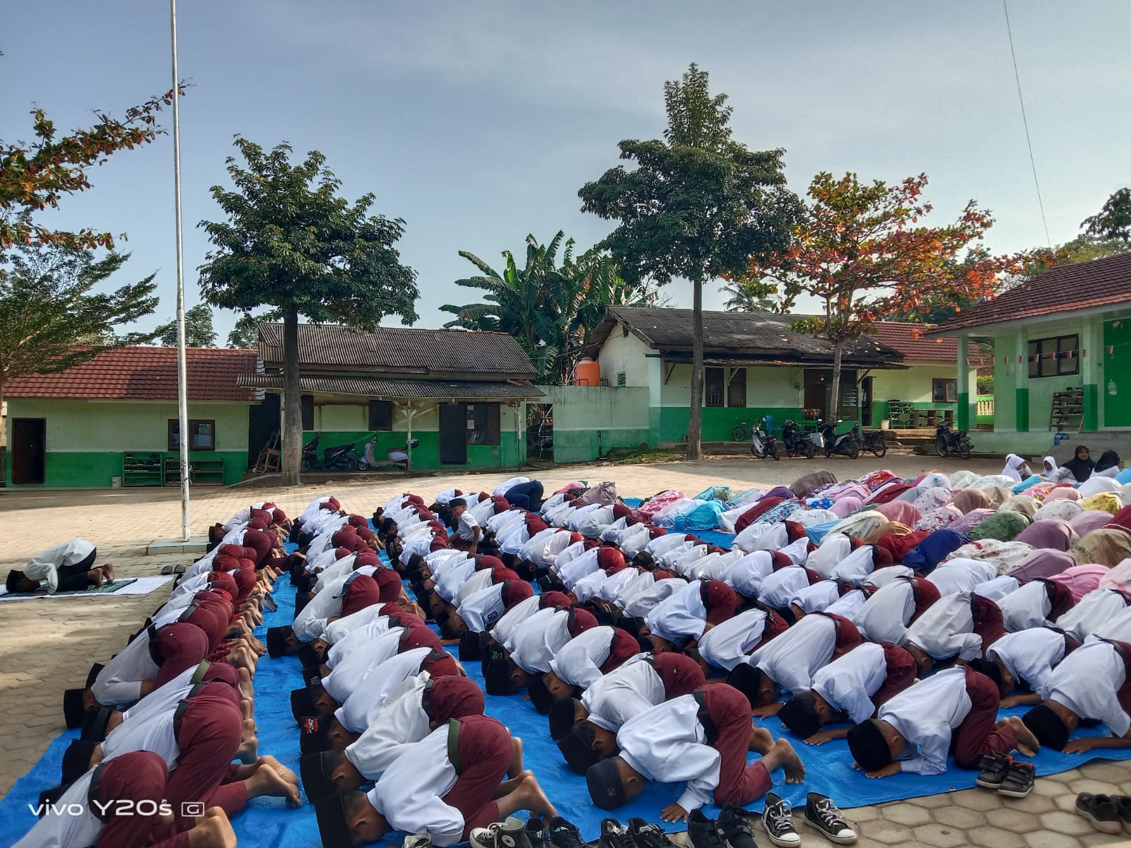 Sholat Dhuha Rutin di MIN 3 Way Kanan, Wujudkan Generasi Berakhlak Mulia