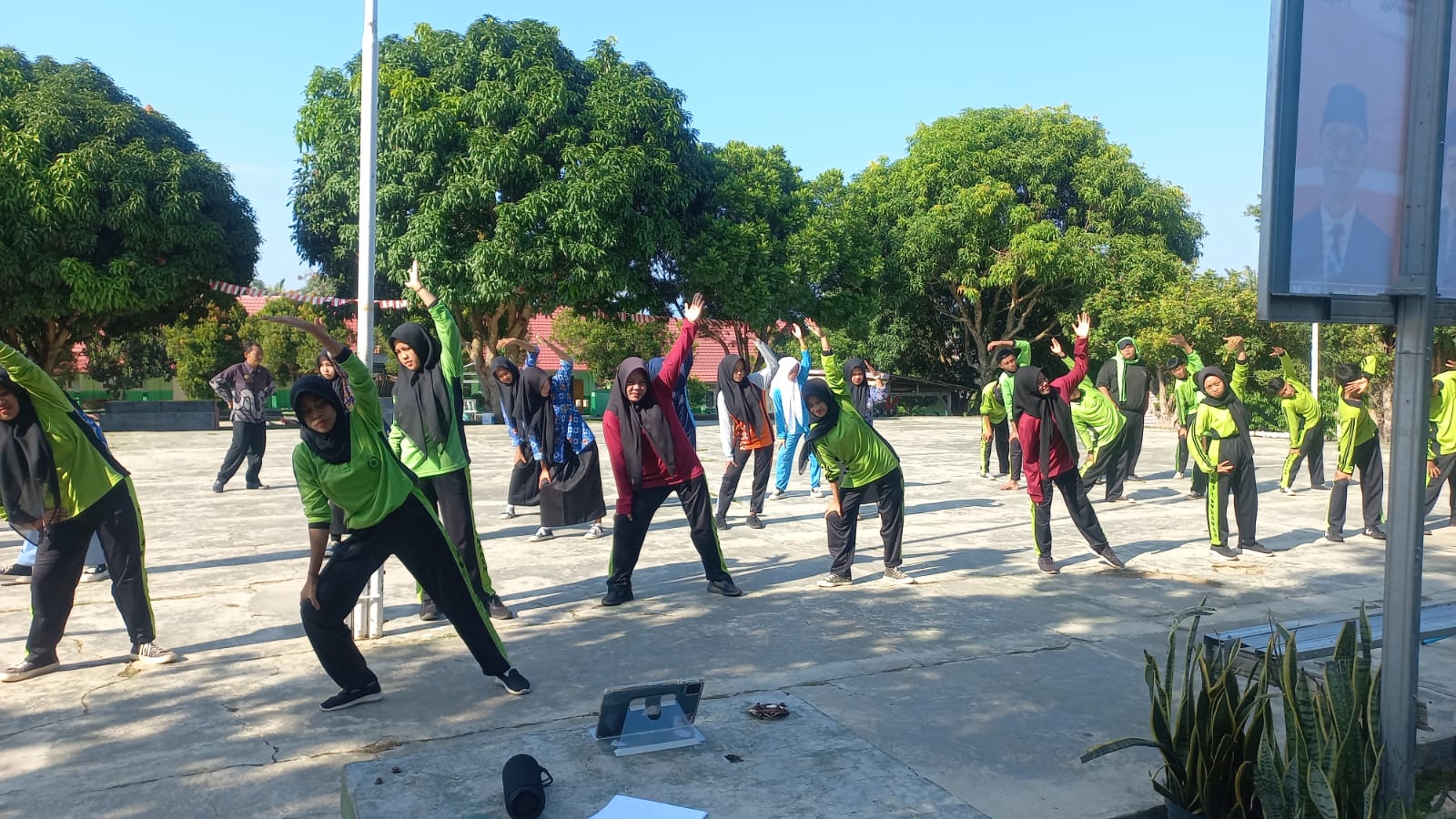 Belajar Sambil Bergerak: PJOK Tanamkan Gaya Hidup Sehat Lewat Senam