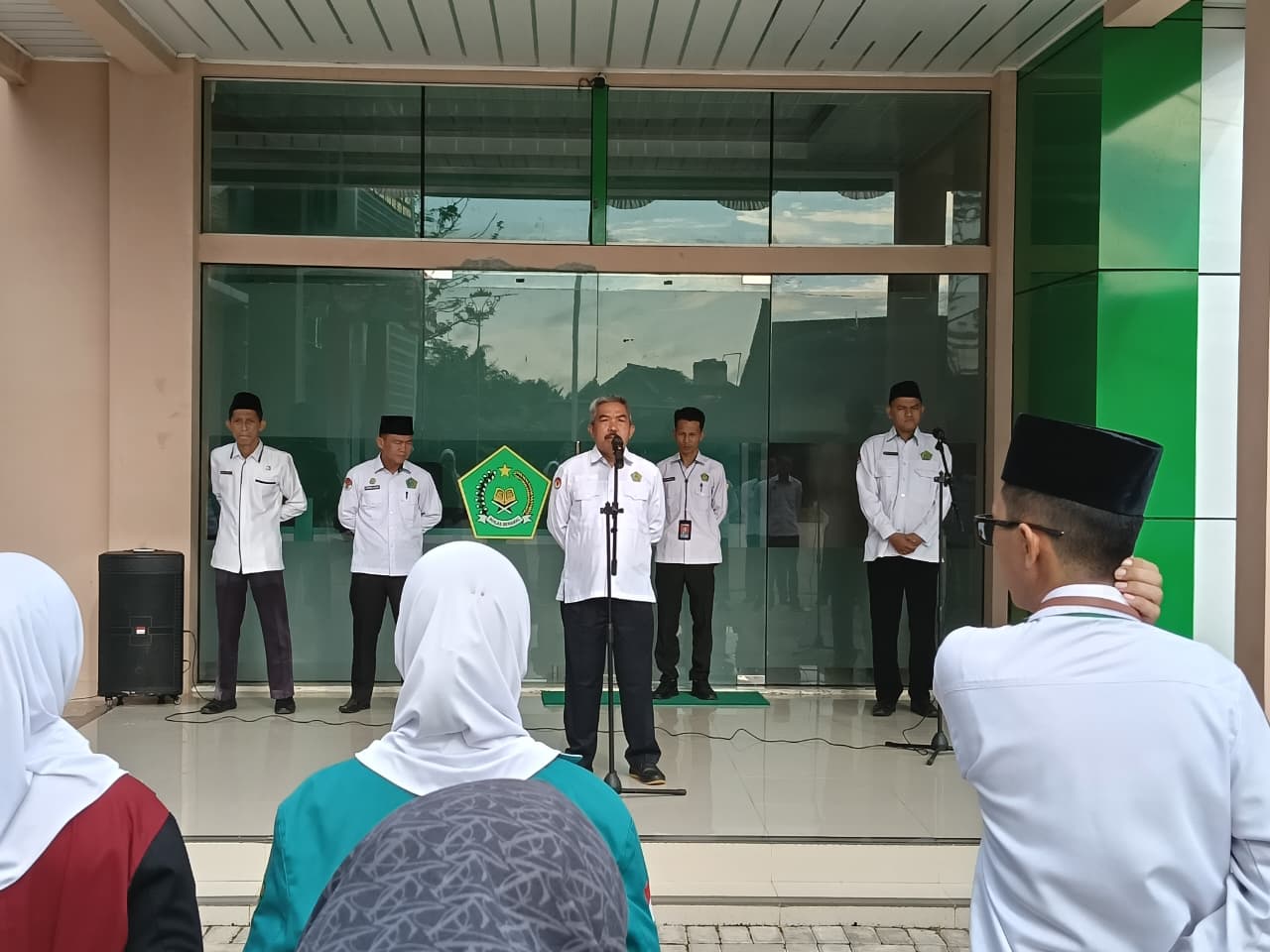 Kemenag Mesuji Gelar Apel Pagi, Gusdianto Sampaikan Agenda Kegiatan