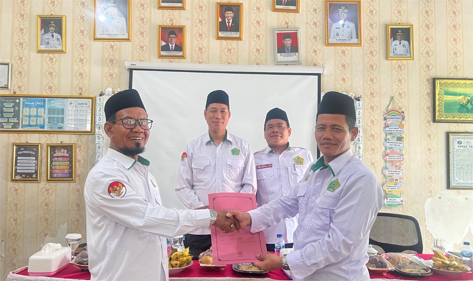 Serah Terima Jabatan Kepala MIN 10 Bandar Lampung, H. Imam Asyrofi Purnabakti Digantikan Agustami