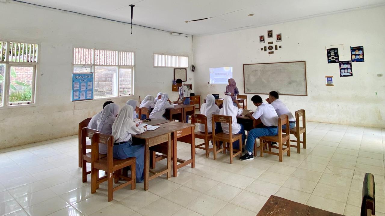 Ujian Kinerja PPG Sosiologi, Yosi Linawati Terapkan Pembelajaran Kontekstual di Kelas